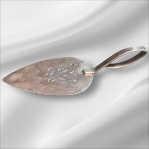 VTG William Adam’s Cake Pie Pastry Server SP Italy Cut Work Looped Handle 6.5”